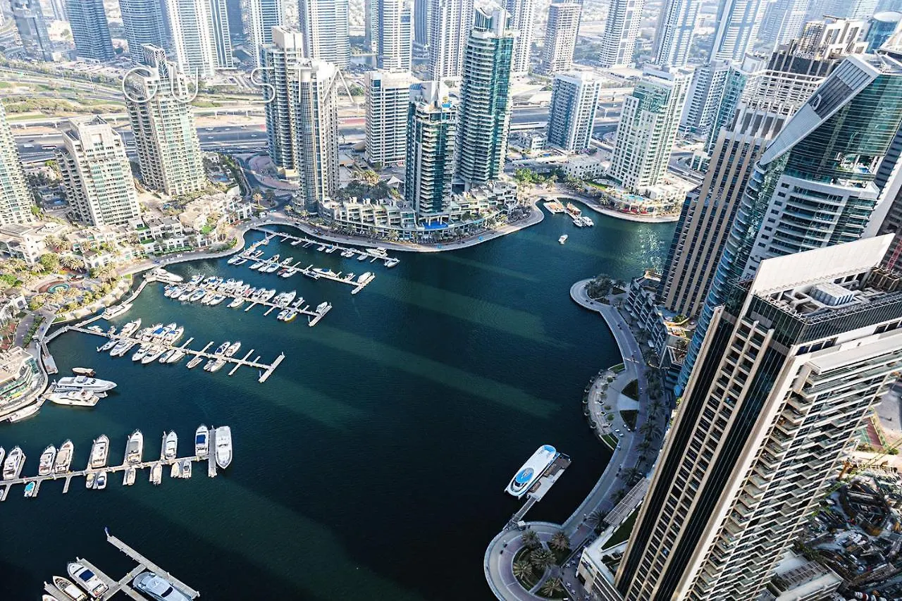 Cayan Tower, Dubai Marina Apartment
