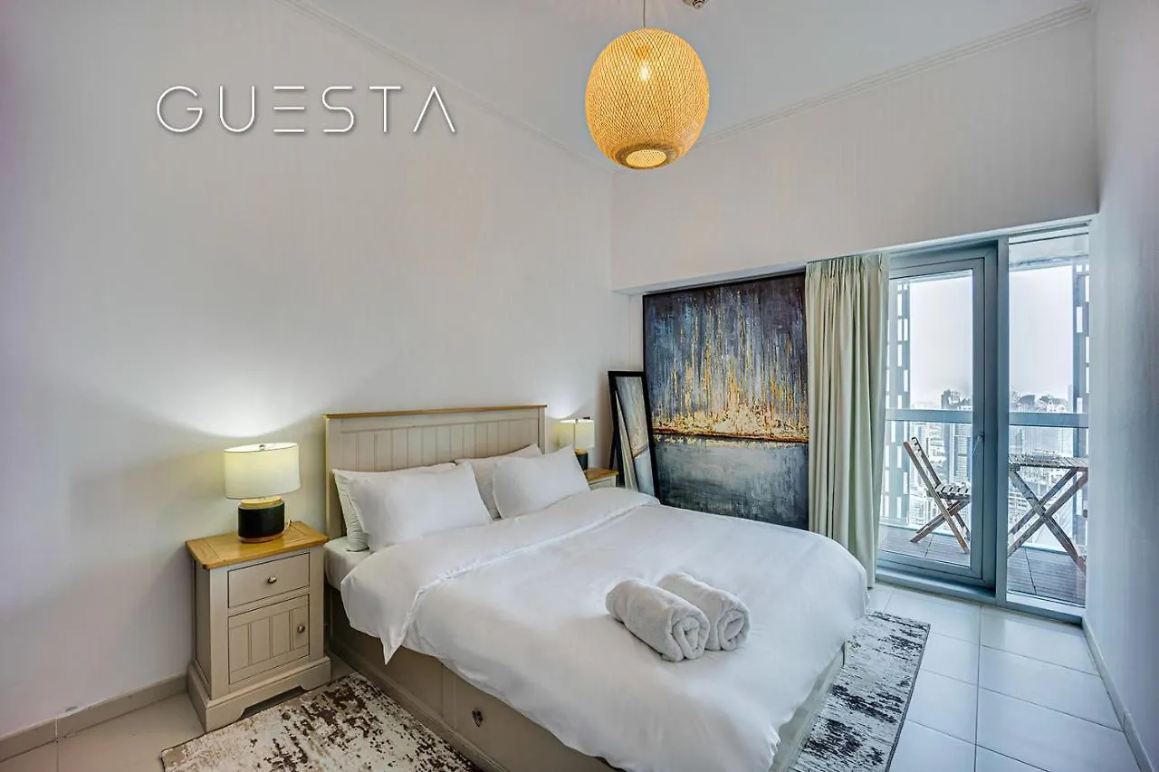 Cayan Tower, Dubai Marina Apartment