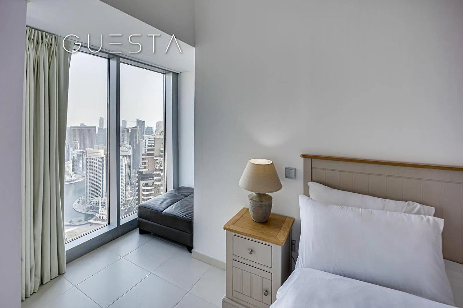 Cayan Tower, Dubai Marina Apartment