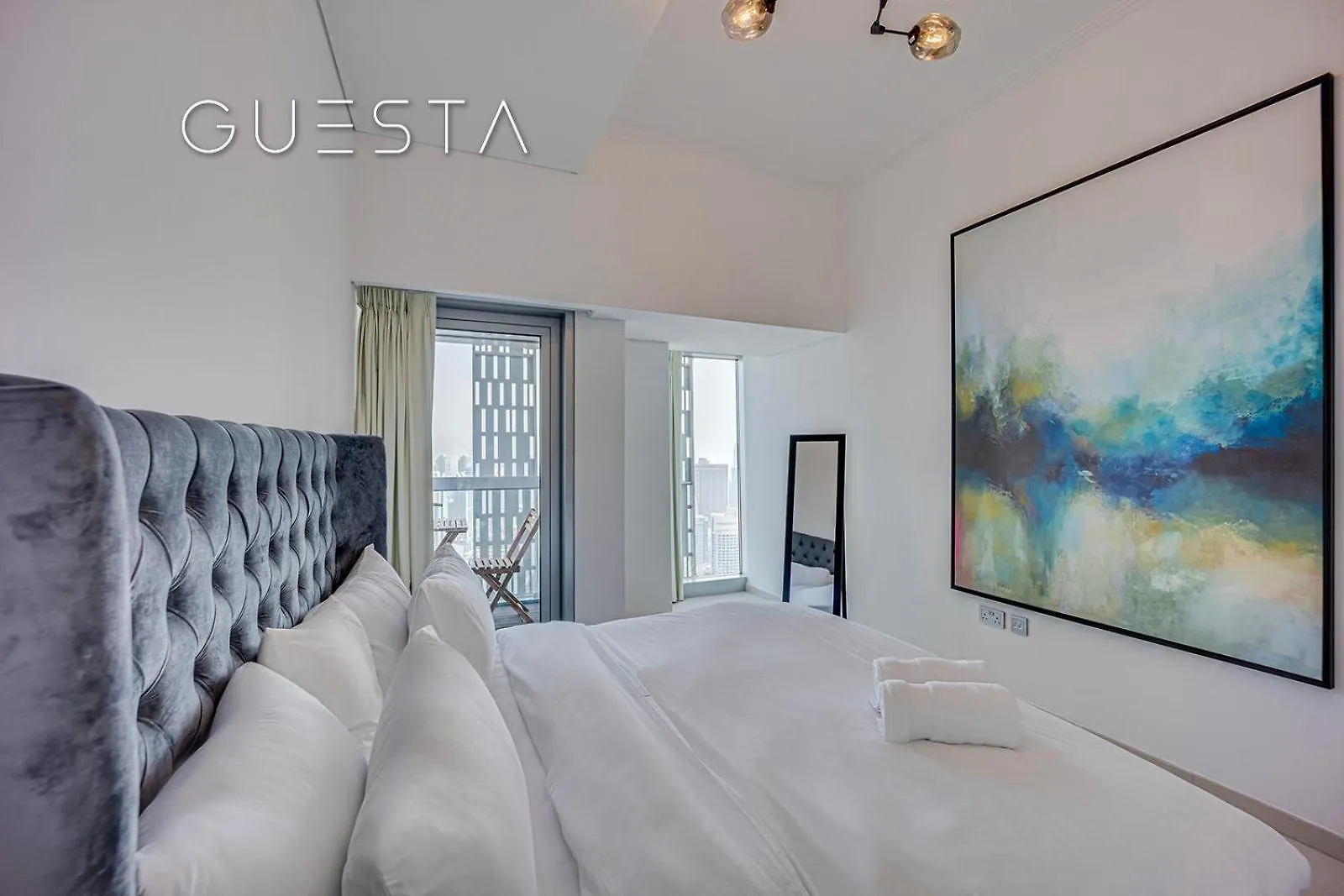 Cayan Tower, Dubai Marina Apartment
