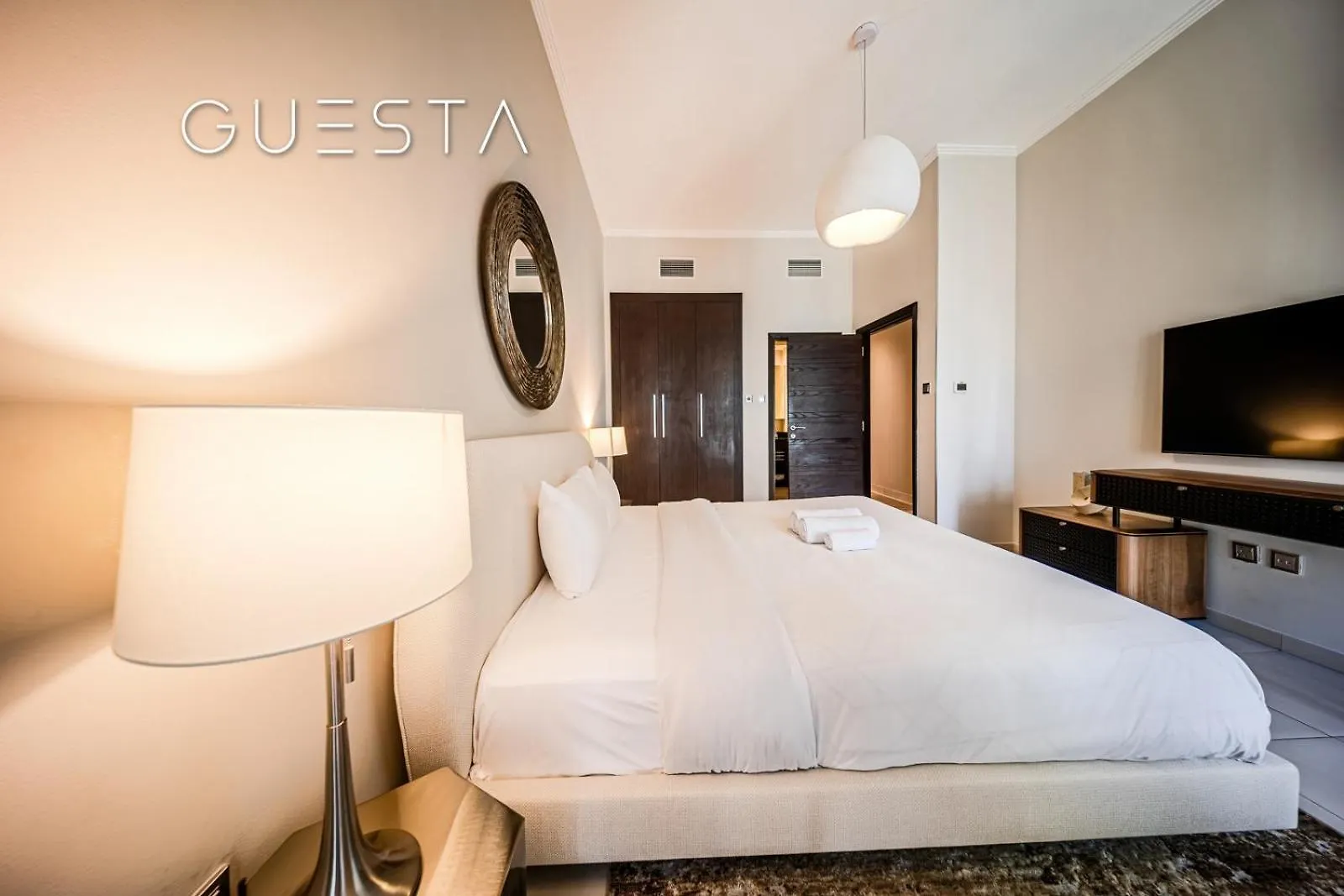 Cayan Tower, Dubai Marina Apartment