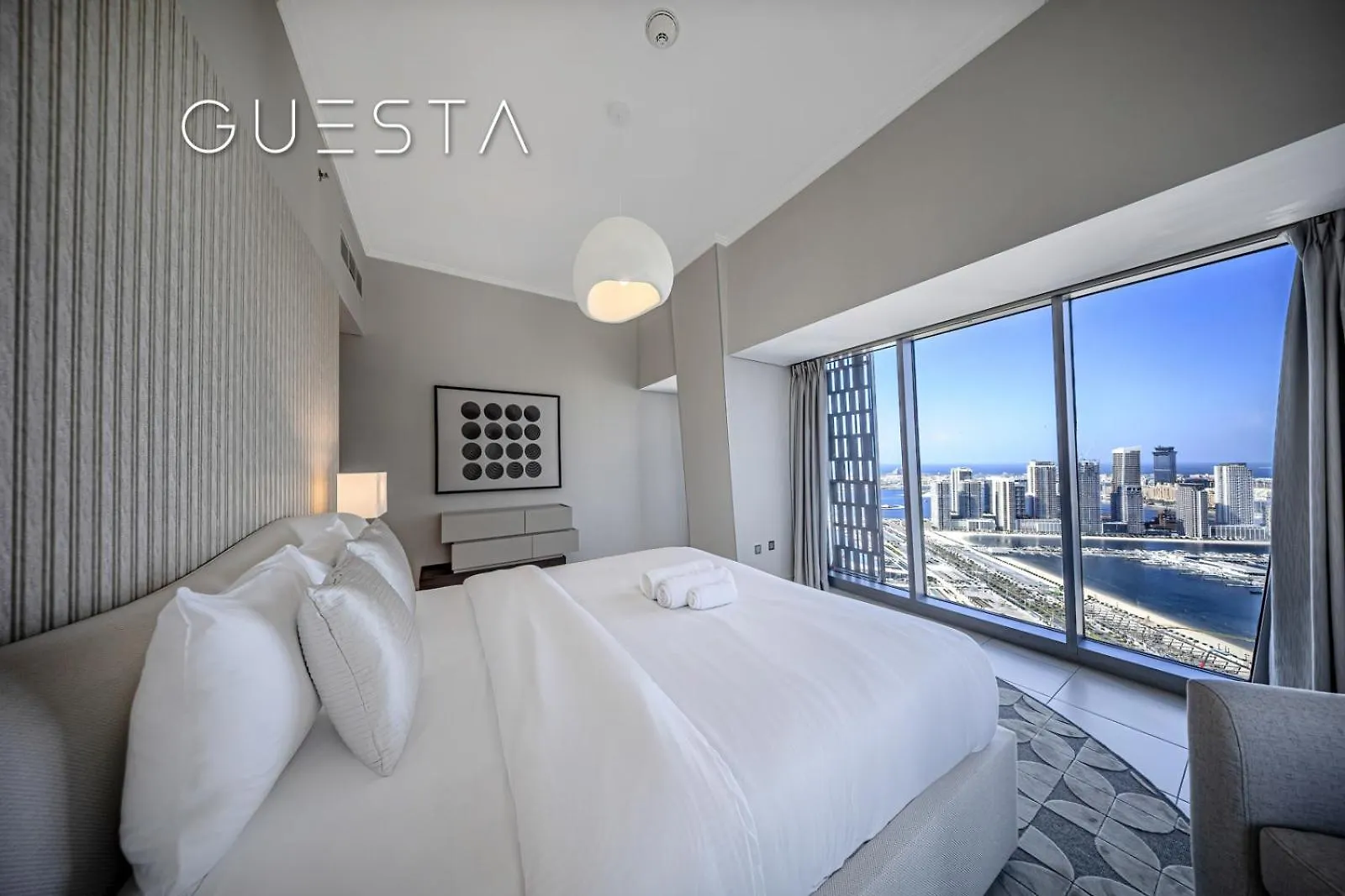 Cayan Tower, Dubai Marina Apartment