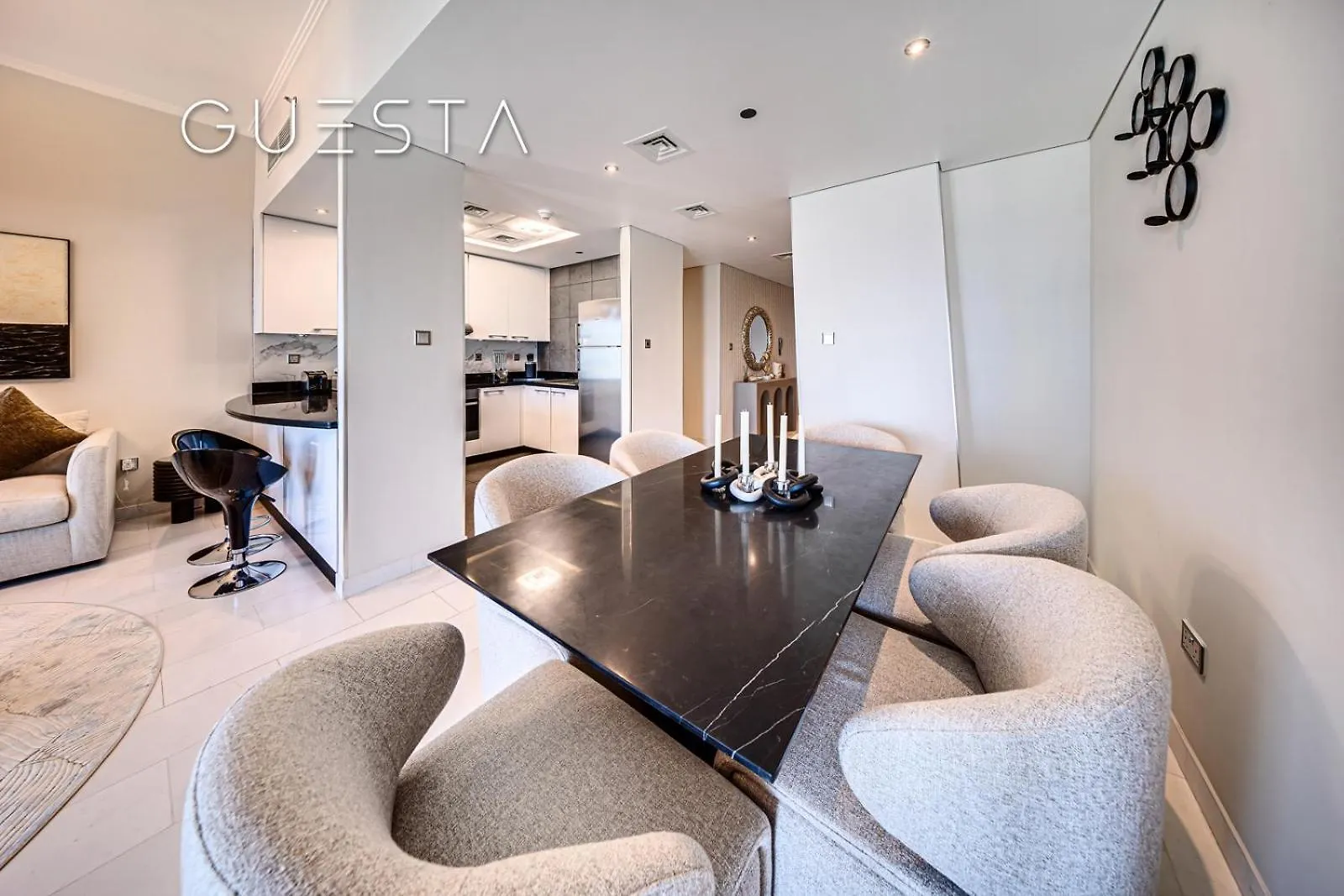 Cayan Tower, Dubai Marina Apartment