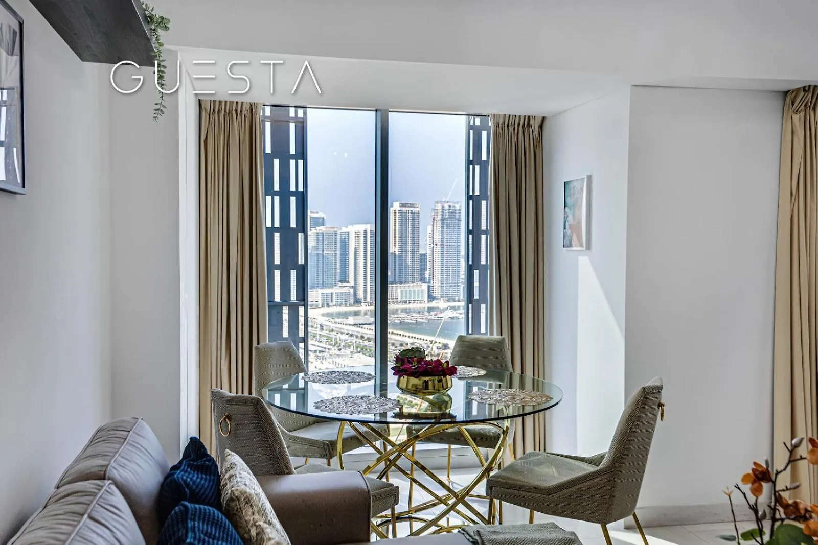 Cayan Tower, Dubai Marina Apartment